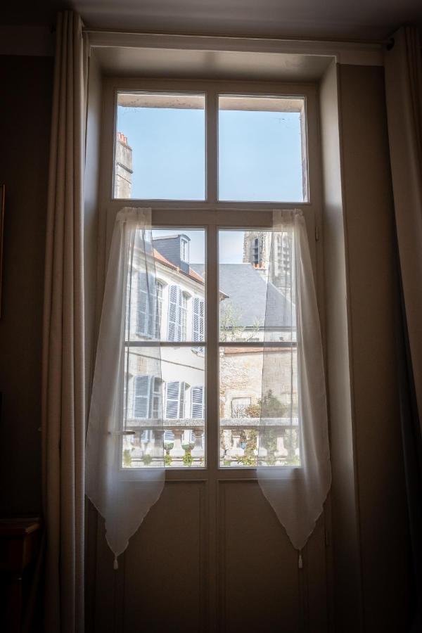 L'Hotel De Panette, Entree Sainte Chapelle - Cathedrale Бурж Екстериор снимка